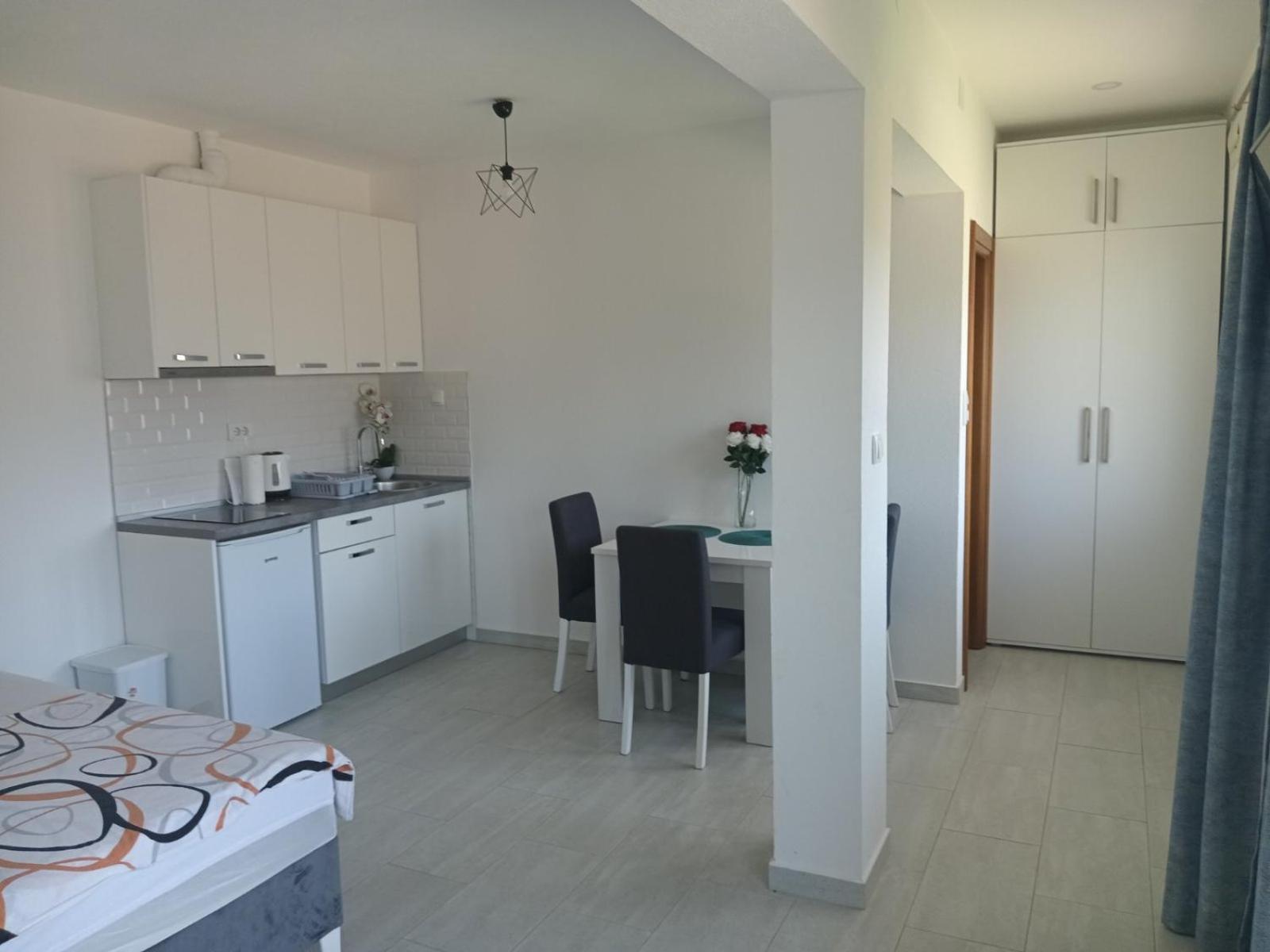 Bojan Apartment Igalo Exterior foto